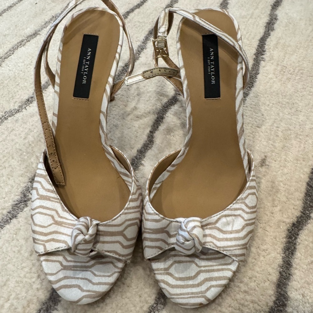 Ann Taylor Beige Patterned Heels - Picture 1 of 4